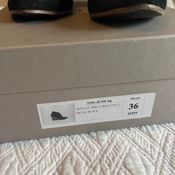 Coclico June Deep V Wedge Boot size 36 - Picture 4 of 6